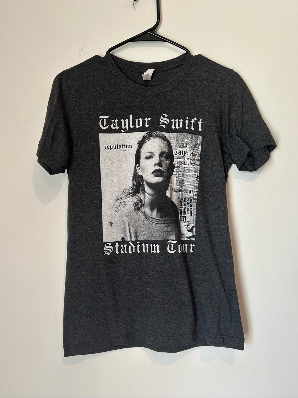 Taylor Swift Reputation Stadium Tour Small Gray T-shirt